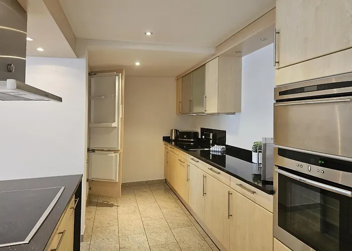 Aramis Ground Floor Apartmán *